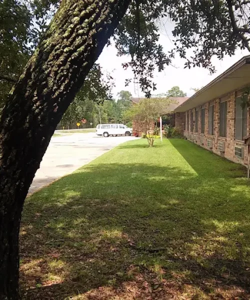 The Care Center of DeQuincy - side view